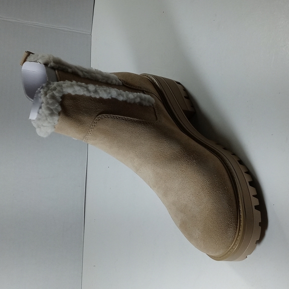 Boot - Picture 6 of 11